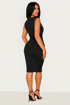 Schwarzes Rüschen-Mini-Kleid – Goldene Knöpfe an den Schultern