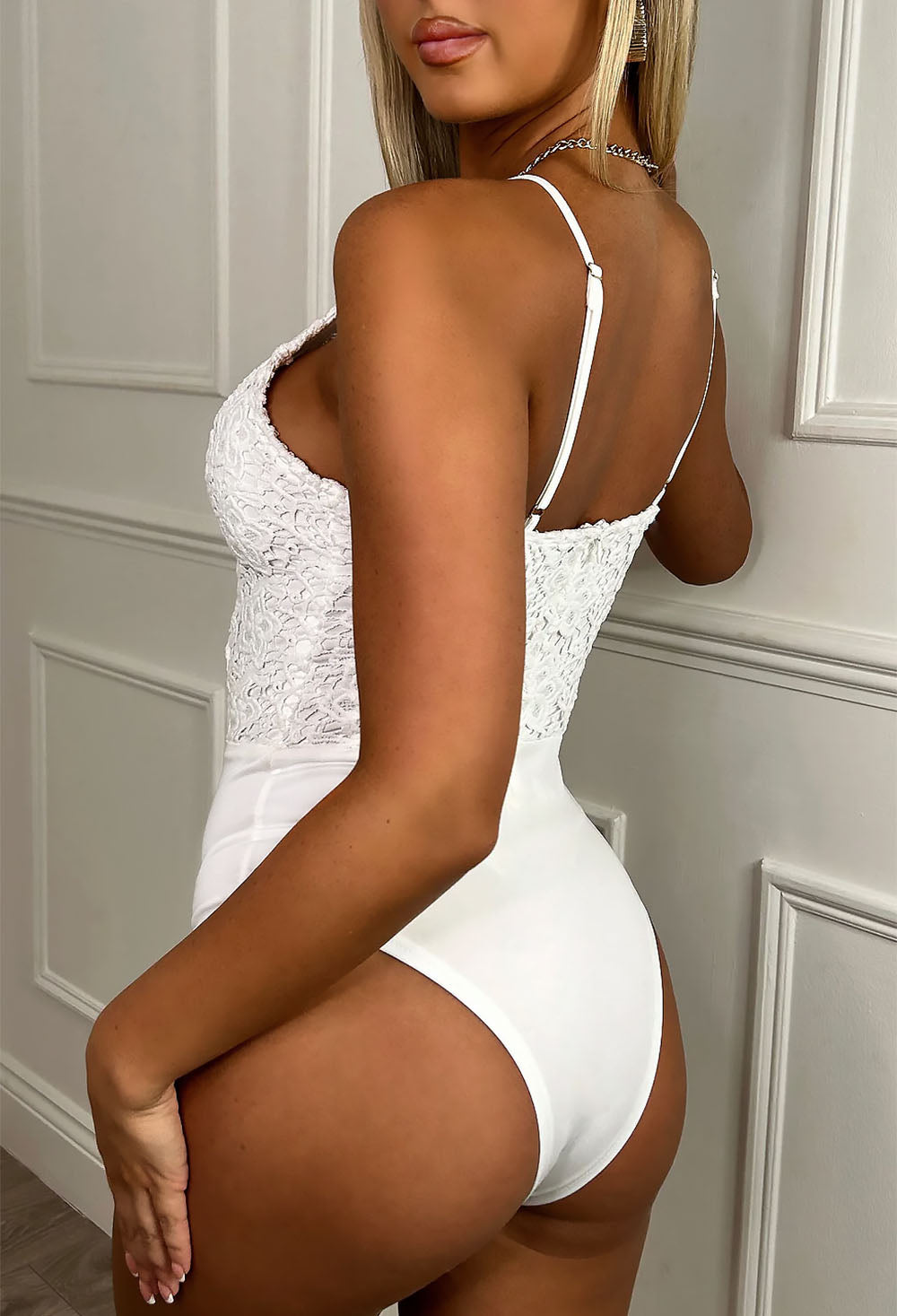 Nie Mehr Dasselbe Weißes Häkel-Bodysuit